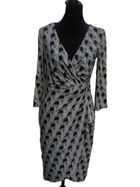 White House Black Market Dresses & Skirts - White House Black Market Abstract Printed Wrap Dress Black & Cream size 2 NWT